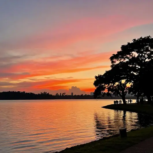 Aprecie o Pôr do Sol no Guaíba: Um Espetáculo da Natureza em Porto Alegre