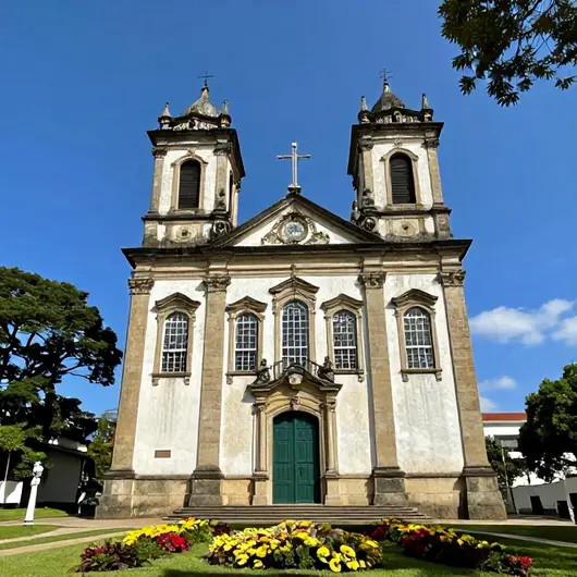 Descubra a Paróquia Menino Deus Descubra a Paróquia Menino Deus