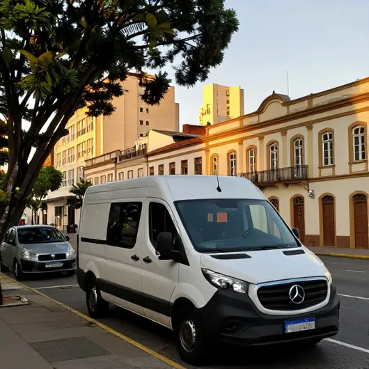 Descubra a Van Porto Alegre Brum Tur