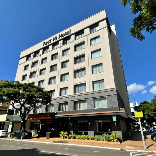 Descubra o Fast 10 Hotel