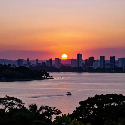 Descubra o Lago Guaíba: O Coração de Porto Alegre Descubra o Lago Guaíba: O Coração de Porto Alegre