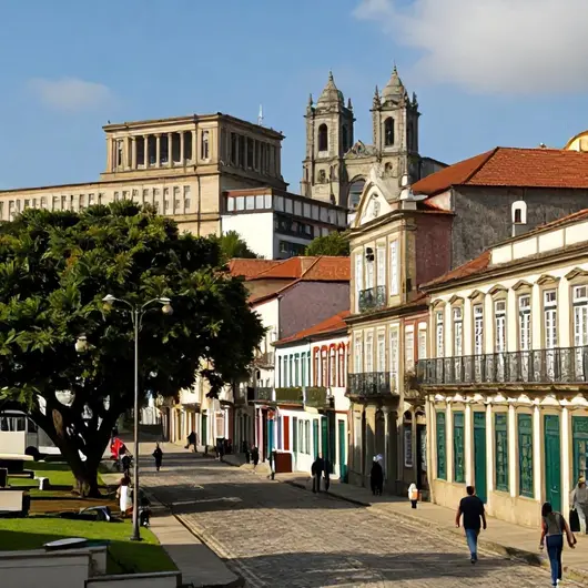 Explorando Porto Alegre: Roteiro a Pé pelo Centro Histórico Explorando Porto Alegre: Roteiro a Pé pelo Centro Histórico