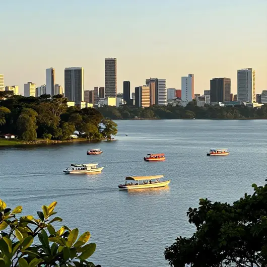 Guia de 12 catamarãs e transporte aquaviário em Porto Alegre