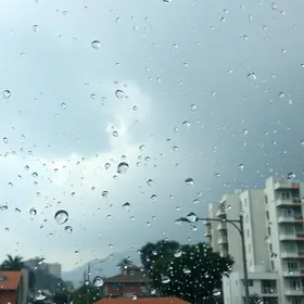 Temporal com granizo atinge Porto Alegre e Região Metropolitana tempestade com granizo